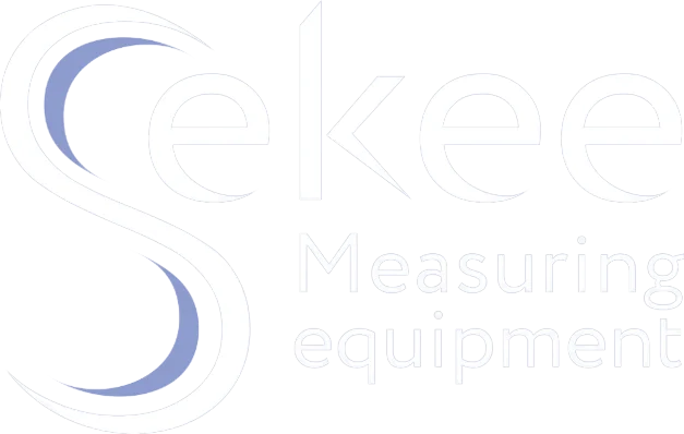 logo_sekee-bez-fona_belyj